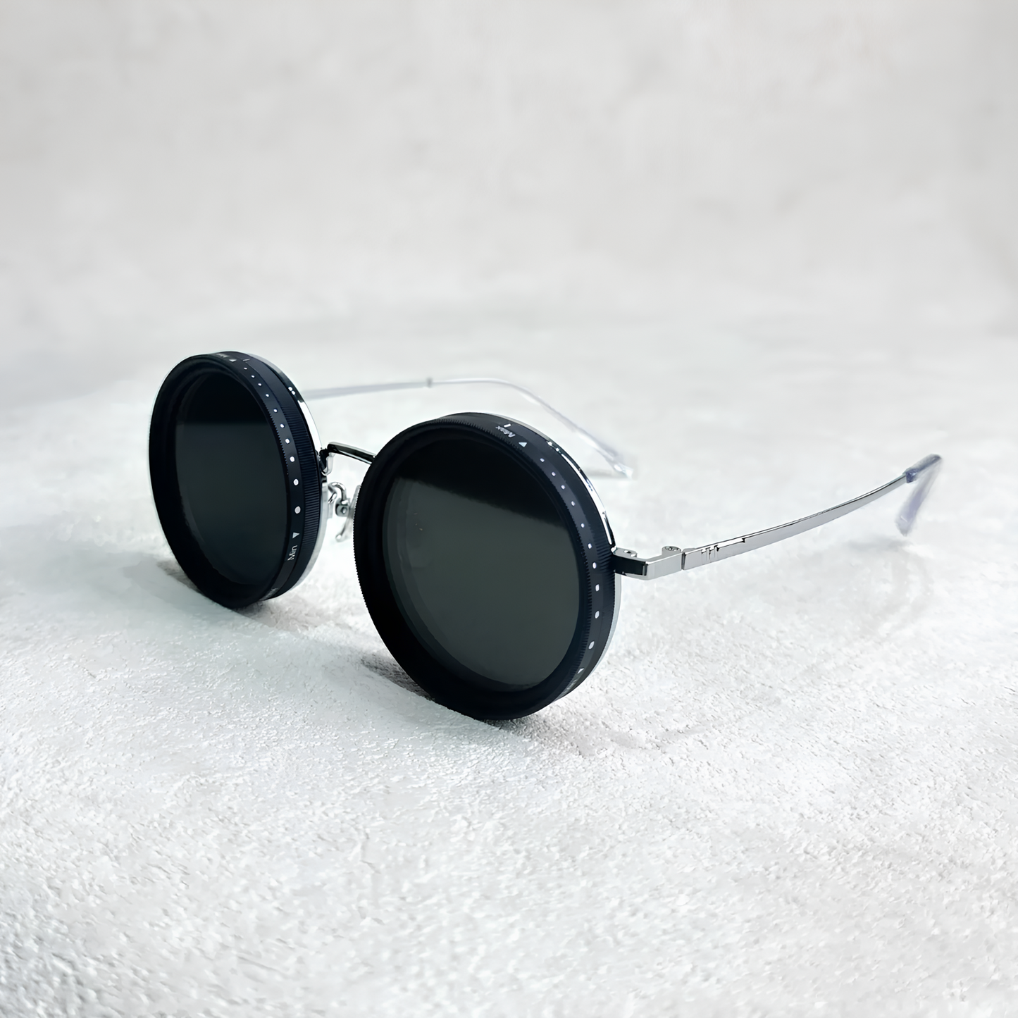 LumoX™ Adaptive Photochromic Shades